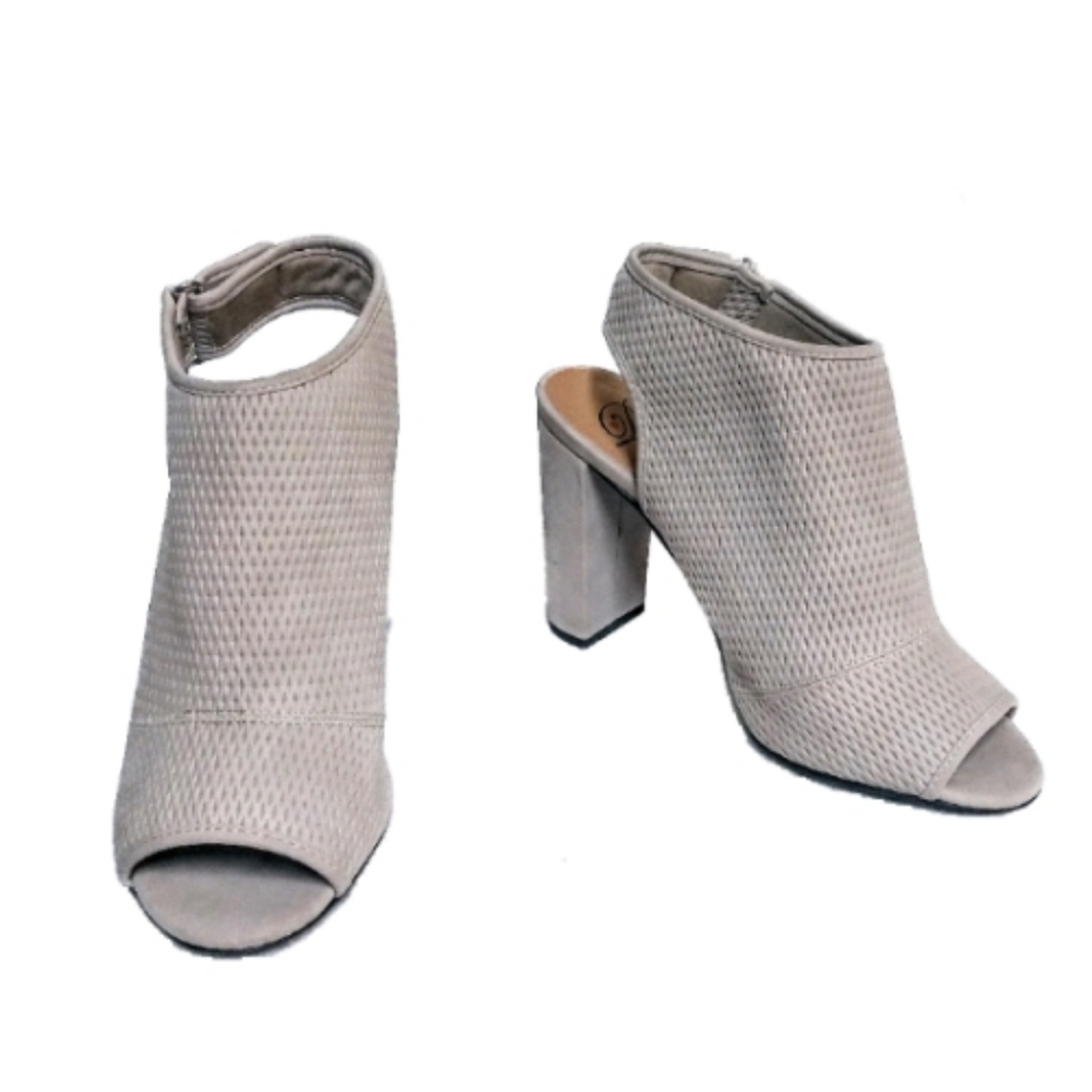 Heart in D Women's 8.5 Tan Peep Toe Casual Booties